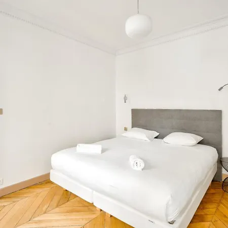 Daire Guestready - Modern Comfort In Les Batignolles *