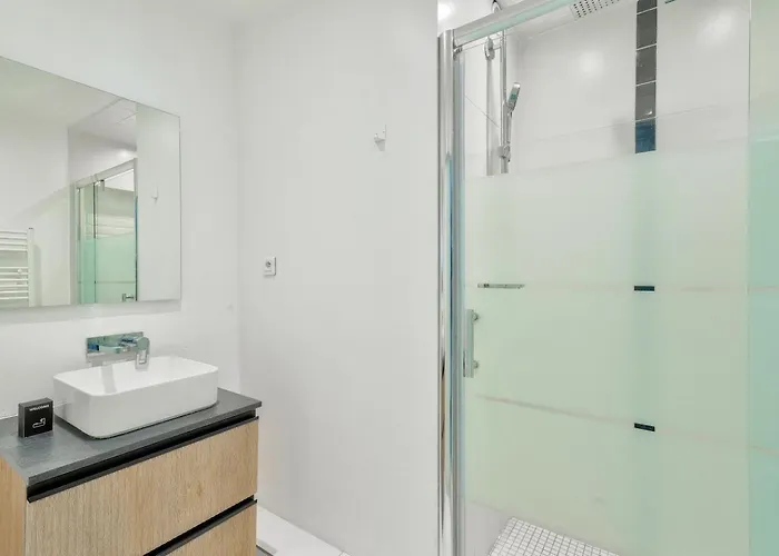 Guestready - Modern Comfort In Les Batignolles